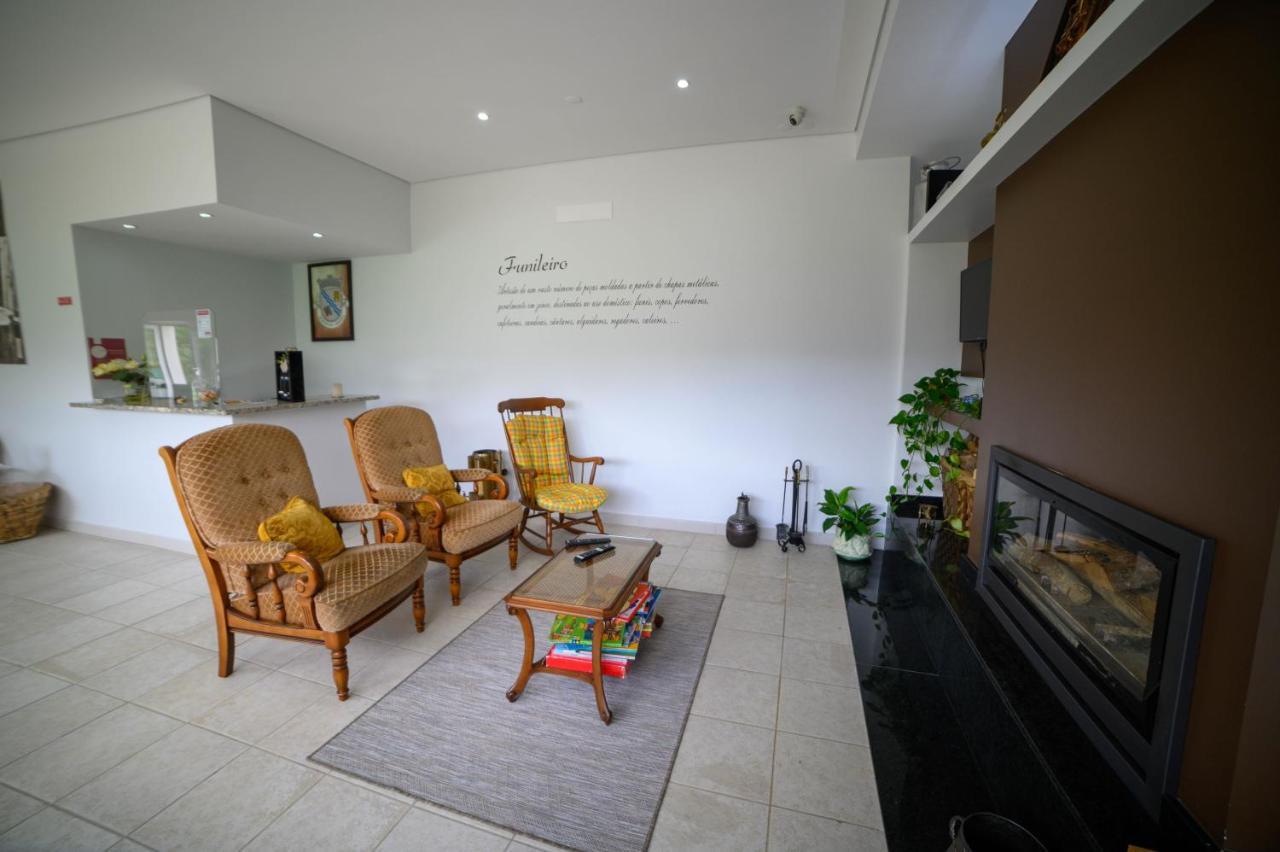 Funileiro, Apartamentos E Quartos Amares Eksteriør billede