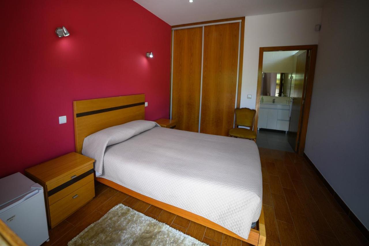 Funileiro, Apartamentos E Quartos Amares Eksteriør billede