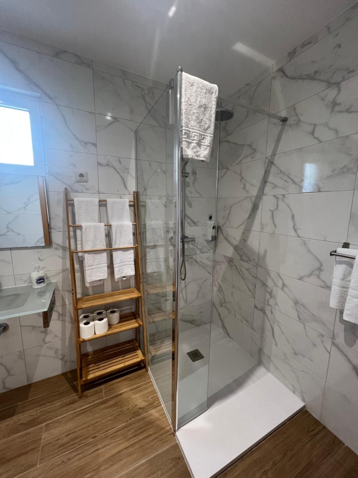 Funileiro, Apartamentos E Quartos Amares Eksteriør billede
